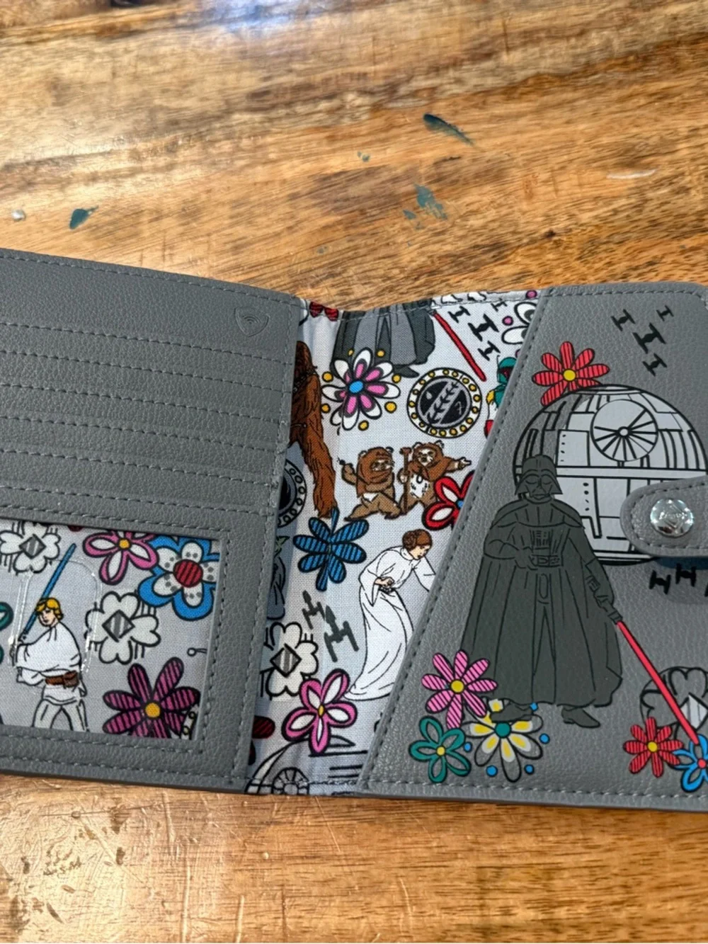 Vera Bradley Limited Edition Star Wars RFID Passport Wallet - Picture 5 of 9